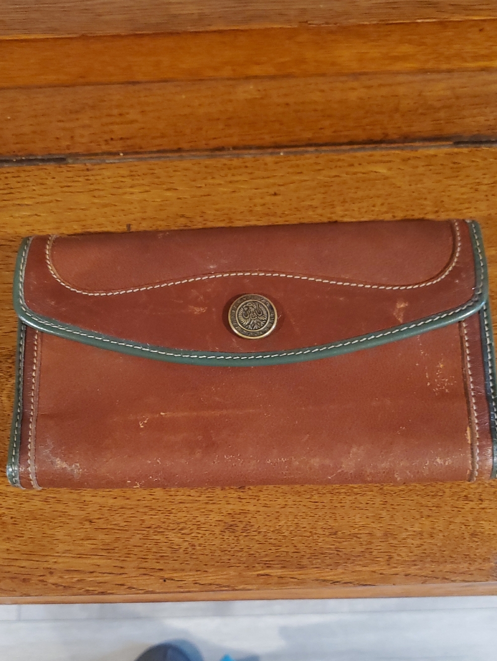 Source Unknown Brown Leather Trifold Wallet with Teal Trim